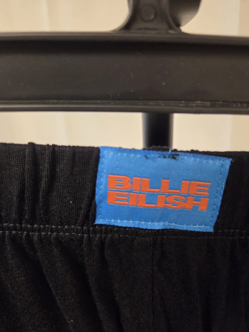 Billie Eilish soft black